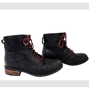 Ugg Denali Leather Lace Up Sheepskin Lined Boots 1007745